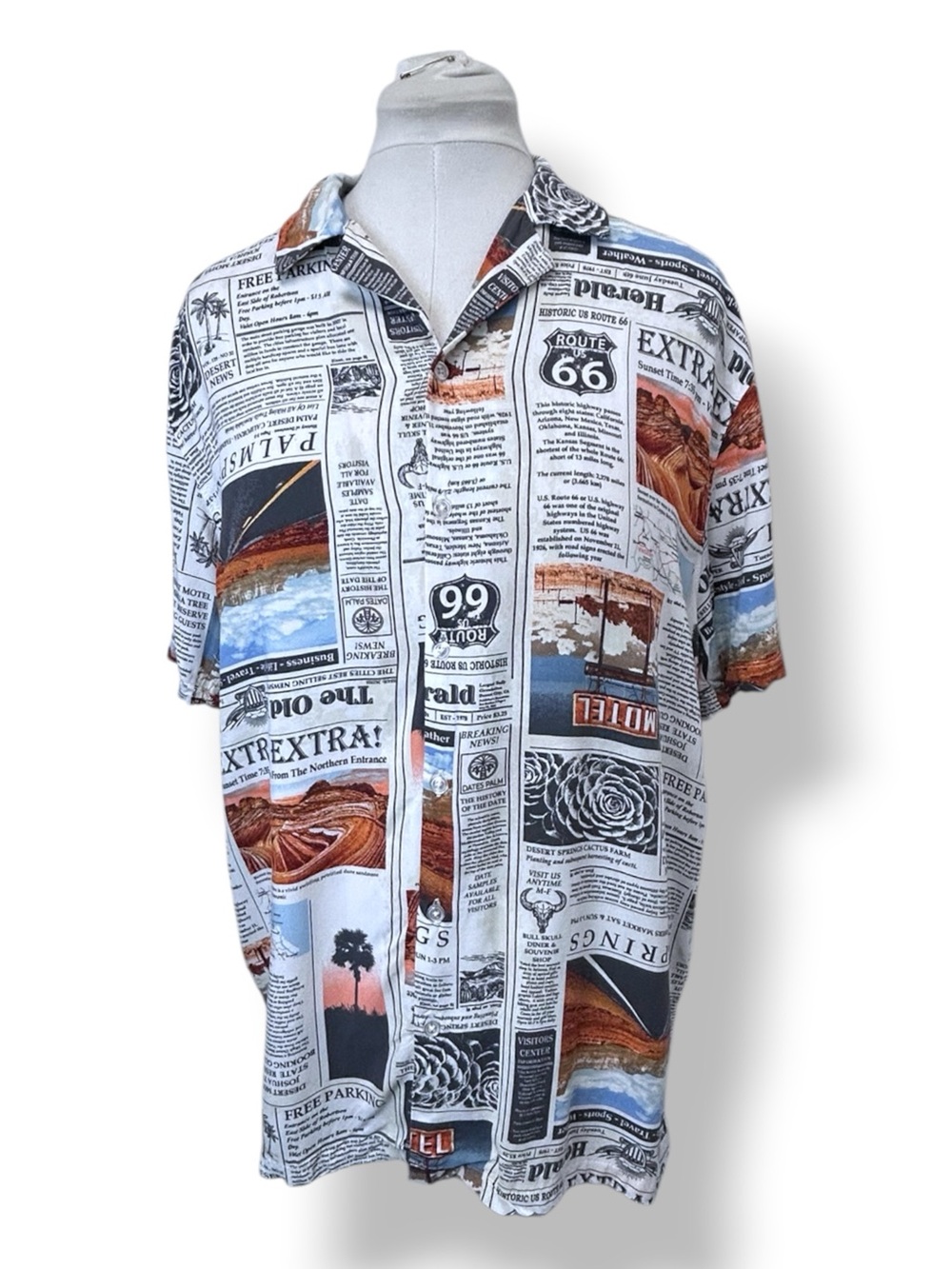 No Boundaries Men's Newspaper Print Button-Down Shirt White/Blue/Brown M